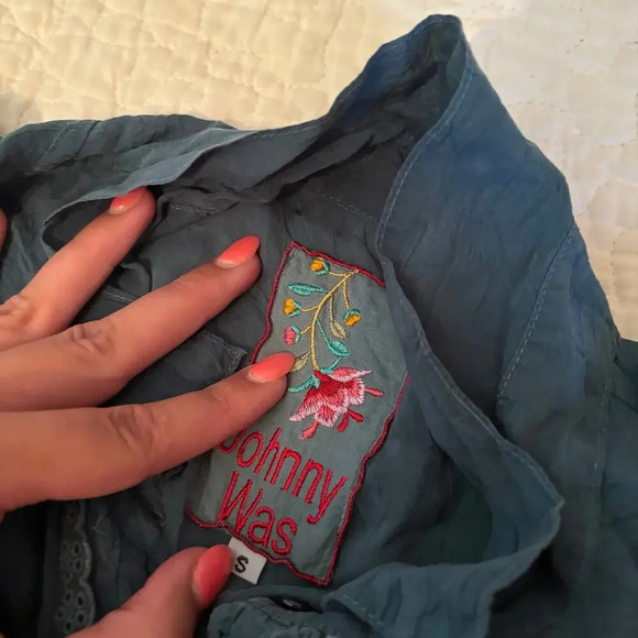 johnny was blue button down blouse long sleeve embroidered small - Picture 4 of 5